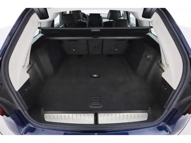 BMW 5 Series view 21