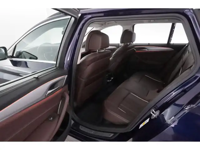 BMW 5 Series view 20
