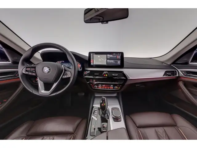 BMW 5 Series view 12