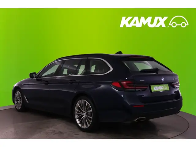 BMW 5 Series view 6