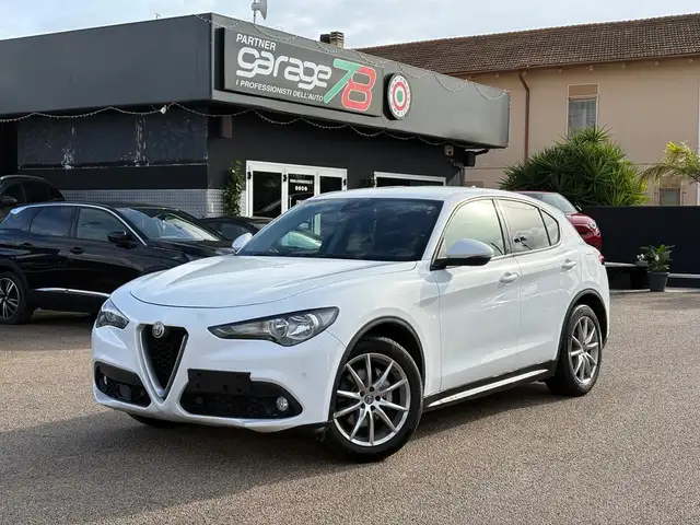 Alfa Romeo Stelvio Stelvio 2.2 t Sport Tech rwd 160cv auto