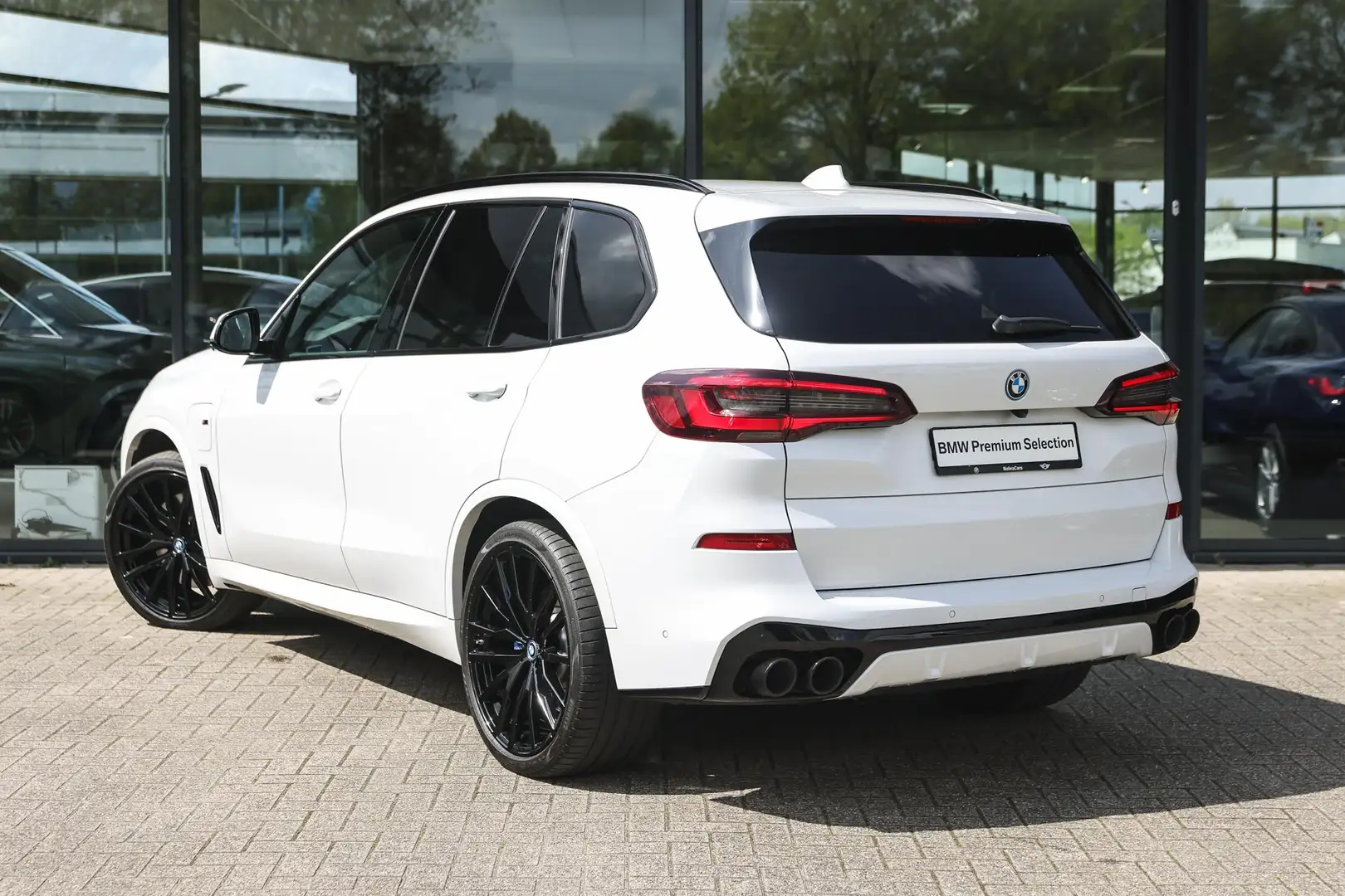 BMW X5 xDrive45e High Executive M Sport Automaat / Panora Weiß - 2