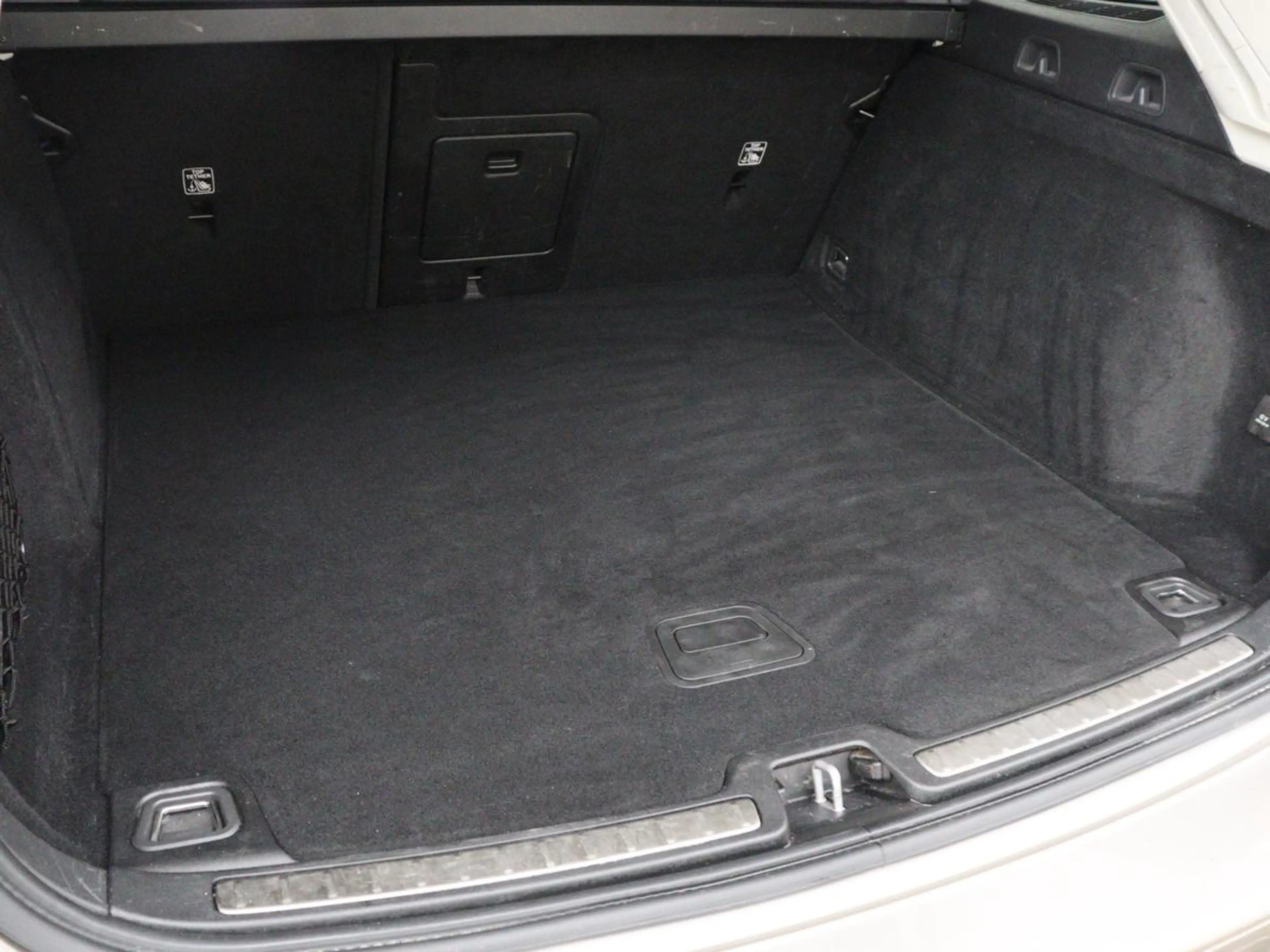 Volvo V60 2.0 T6 Recharge AWD Inscription | Trekhaak | SOH 8 — photo 13
