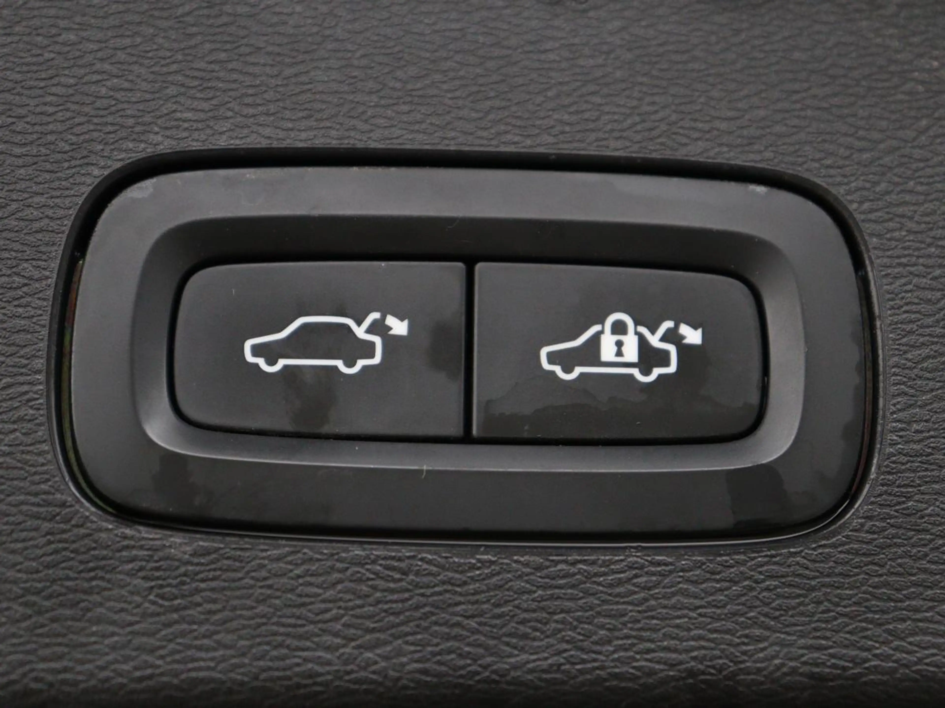 Volvo V60 2.0 T6 Recharge AWD Inscription | Trekhaak | SOH 8 — photo 12