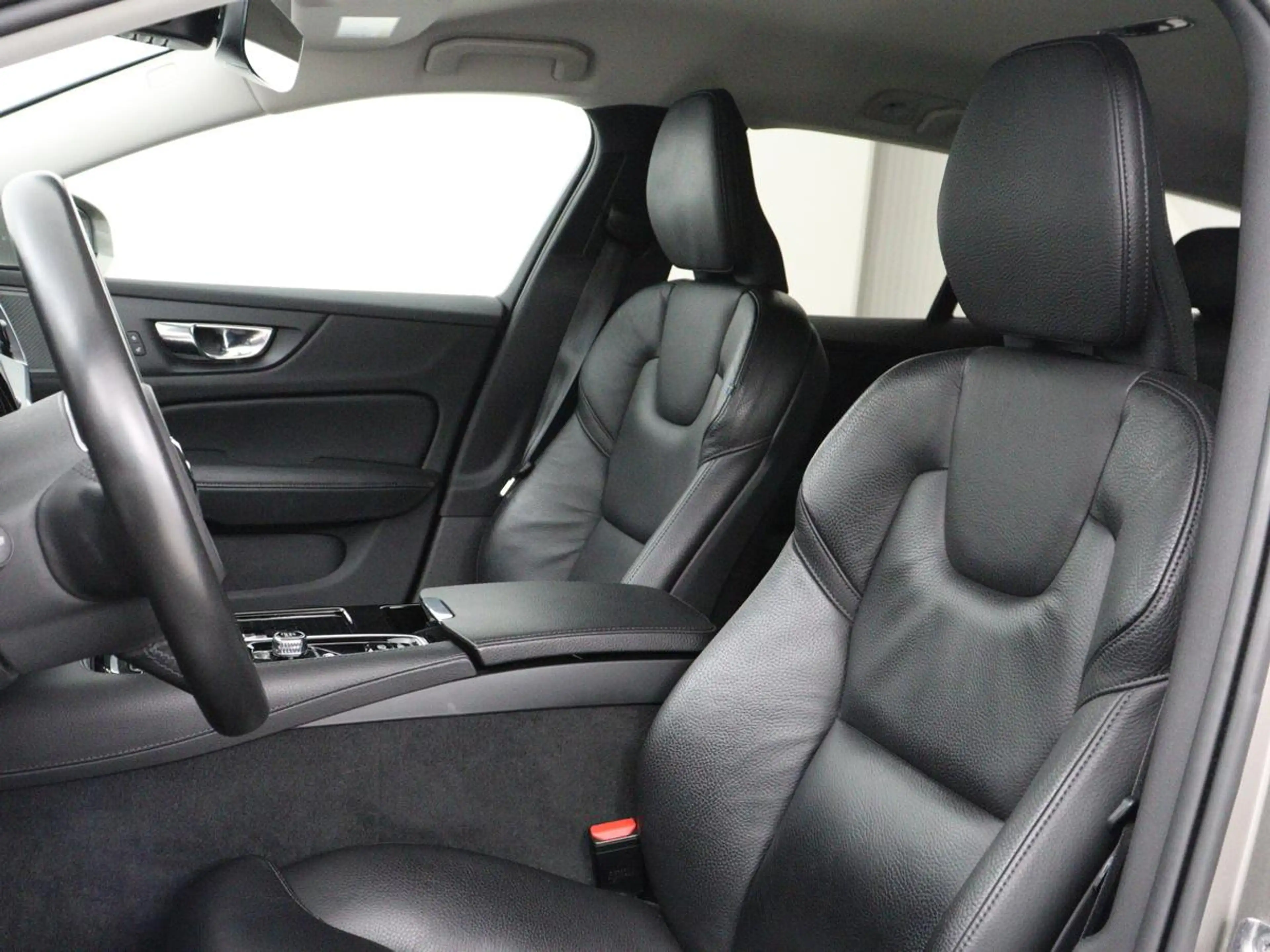 Volvo V60 2.0 T6 Recharge AWD Inscription | Trekhaak | SOH 8 — photo 5