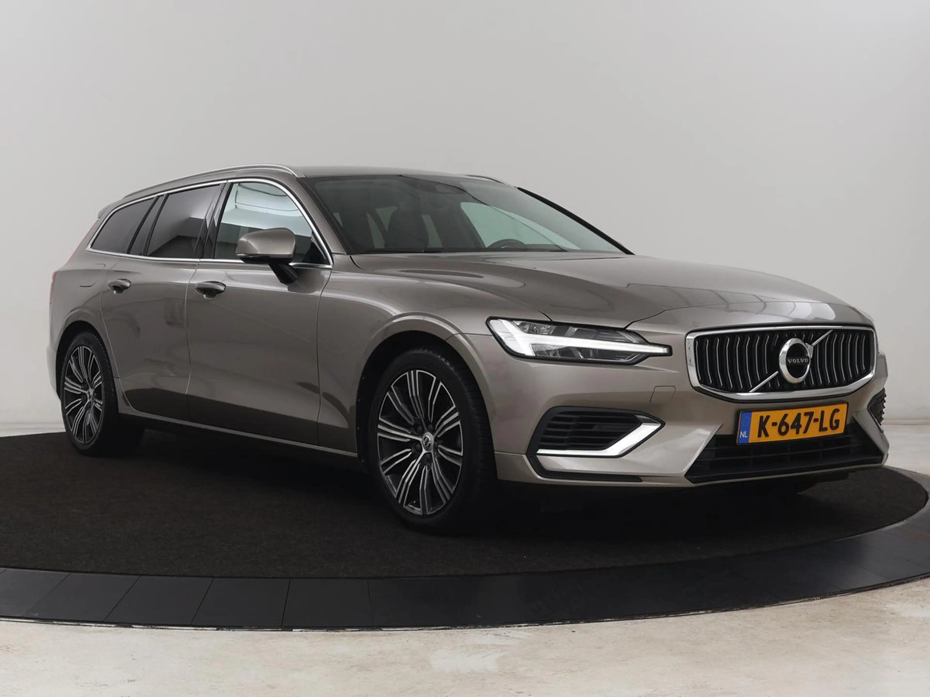 Volvo V60 2.0 T6 Recharge AWD Inscription | Trekhaak | SOH 8 — photo 41
