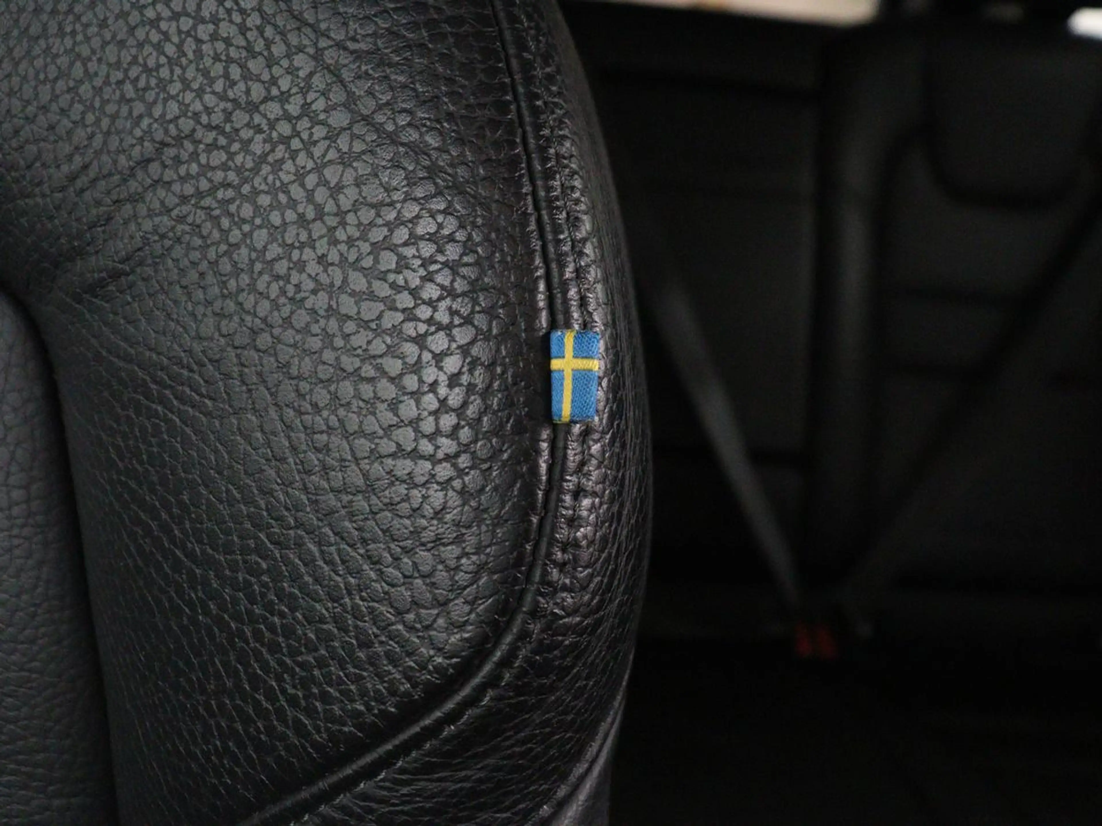 Volvo V60 2.0 T6 Recharge AWD Inscription | Trekhaak | SOH 8 — photo 6