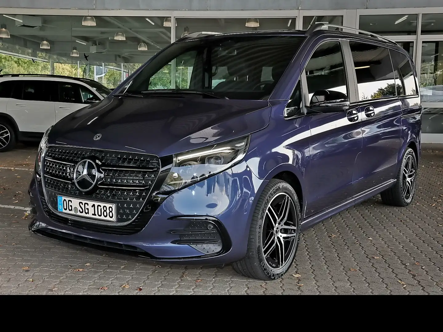 Mercedes-Benz V 300 d AV Komp. 3,2t 7Sitzer AMG AHK+360°+MBUX Blau - 1