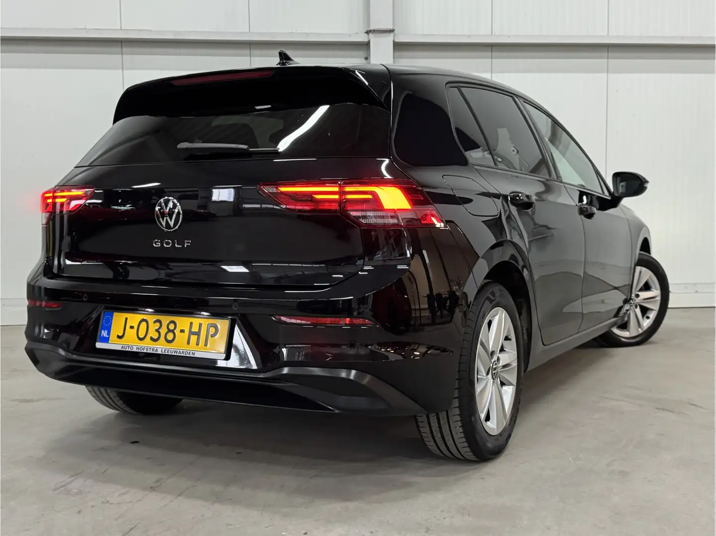 Volkswagen Golf 1.5 TSI 131 PK Life Business DIGI-DASH KEY-LESS AL Nero - 2