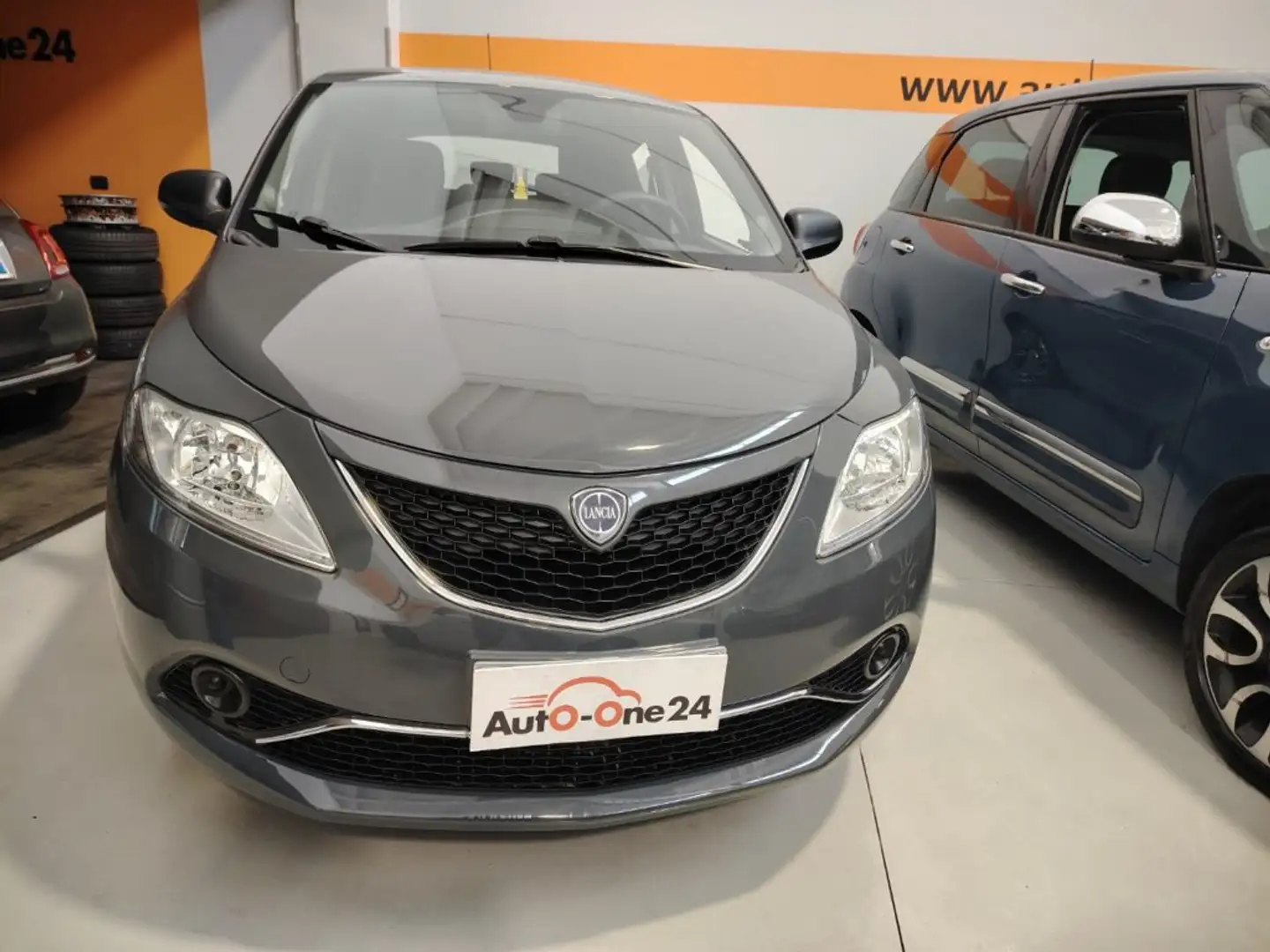 Lancia Ypsilon 1.2 69 CV 5 porte GPL Ecochic Elefantino NEOPATENT Grigio - 2