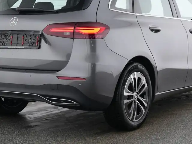 Mercedes-Benz B-Class view 4