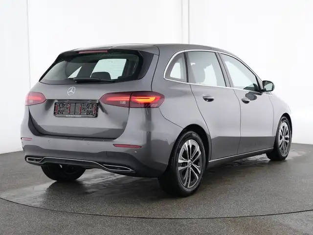 Mercedes-Benz B-Class view 3