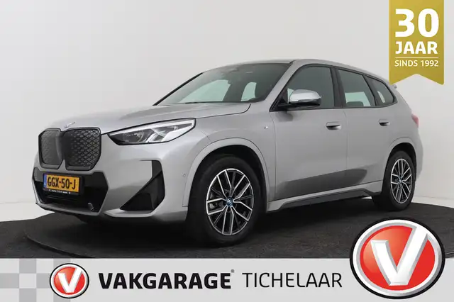 BMW iX1 EDrive20 67 kWh | Uitklap Trekhaak | Org NL | M-Sp