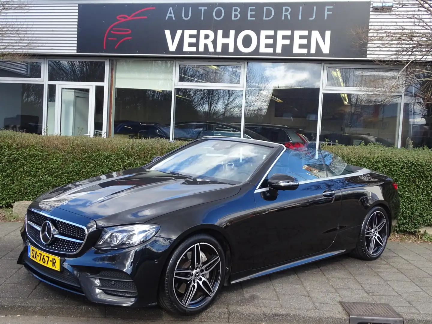 Mercedes-Benz E 200 Cabrio Premium Plus - AMG STYL- VIRTUAL - BURMESTE Černá - 1