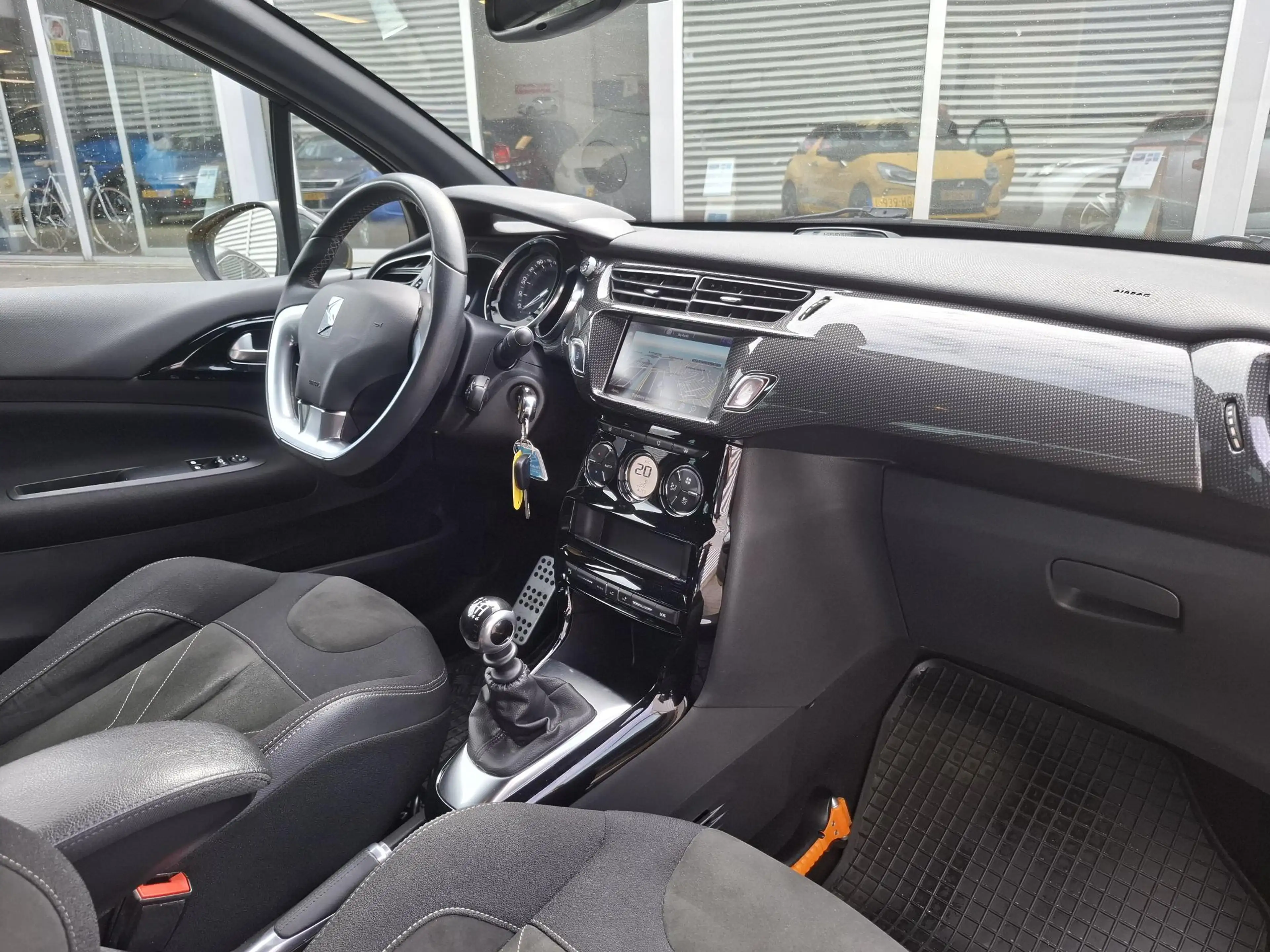 DS Automobiles DS 3 1.2 130 Sport Chic Cam/Clima/Trekhaak — photo 6