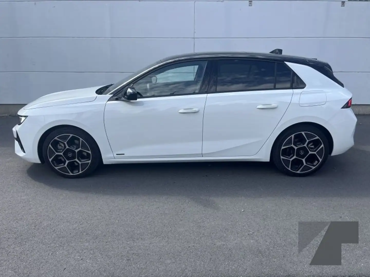 Opel Astra ULTIMATE - 1.6 Turbo Hybrid Start/Stop e-AT8 180ch Weiß - 2