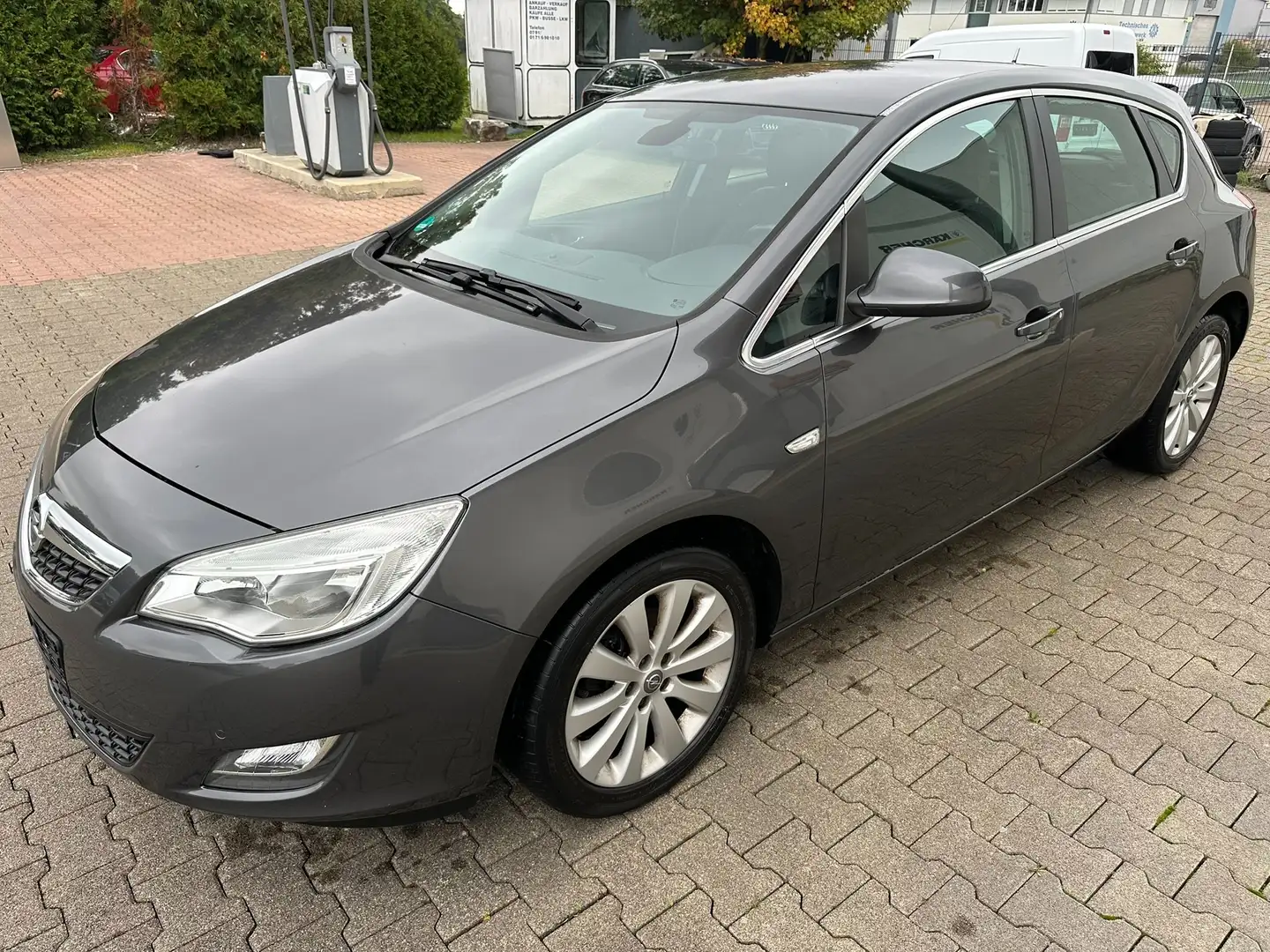 Opel Astra Cosmo Grau - 1