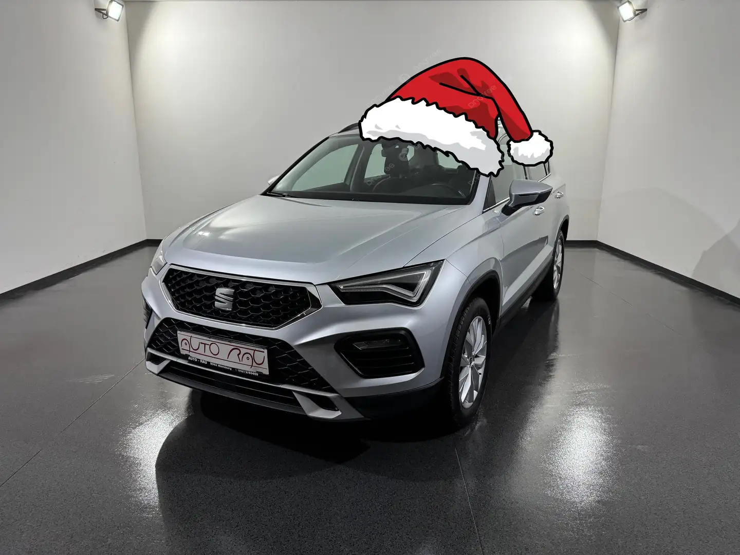 SEAT Ateca 2.0 TDI Style 4Drive DSG *AHK*LED*ACC* Silber - 1
