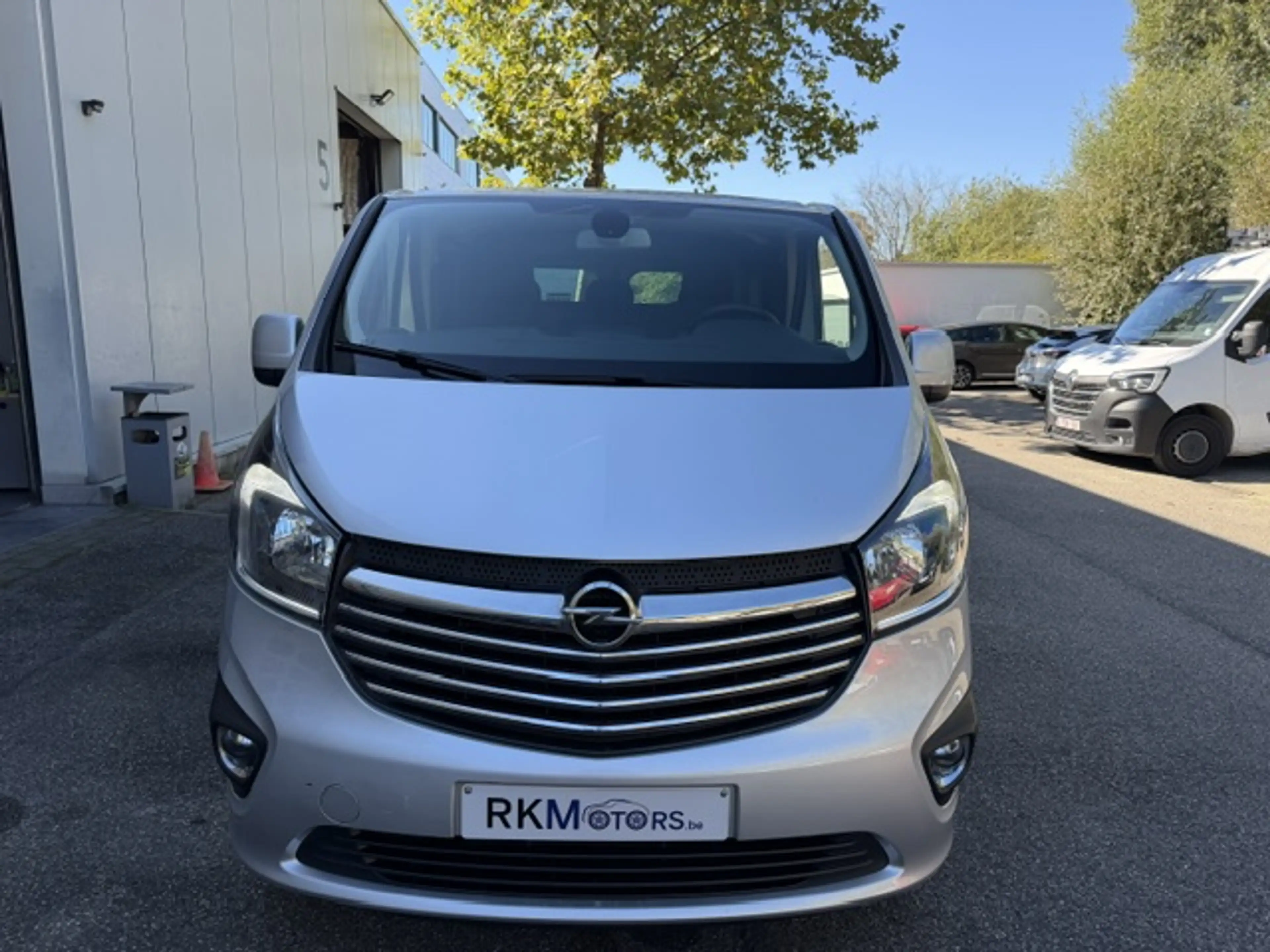 Opel Vivaro 1.6 CDTi L1H1 BiTurbo Cosmo 5 Platsen — photo 2