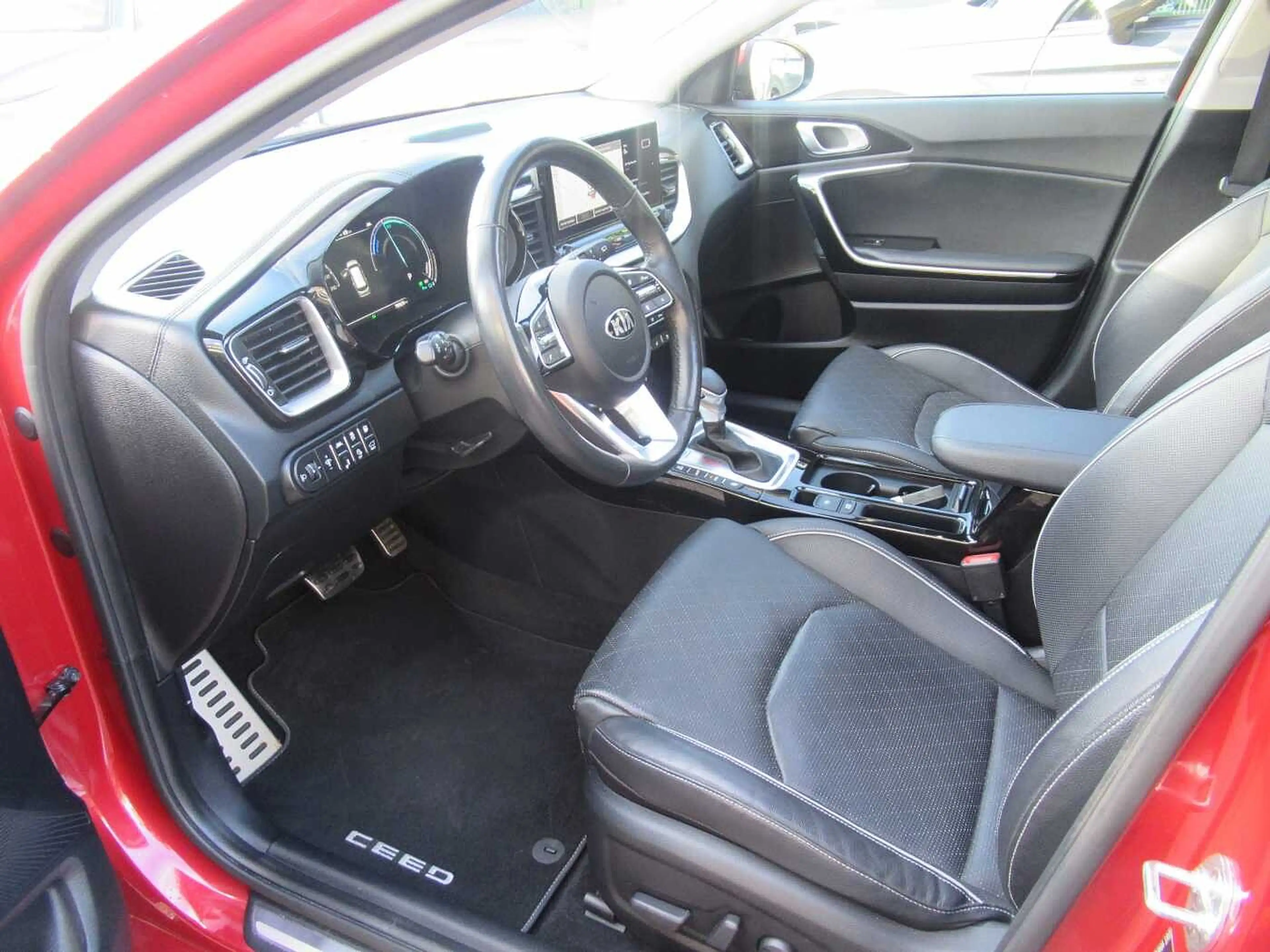 Kia Ceed SW / cee'd SW 1.6 GDI Platinium Edition Plug-in-Hybrid — photo 9