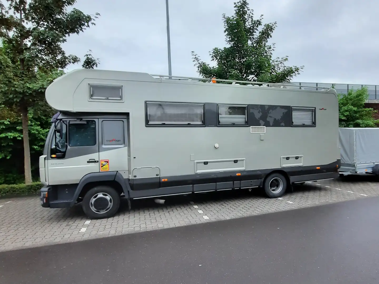 Caravans-Wohnm Carthago Бежевий - 1