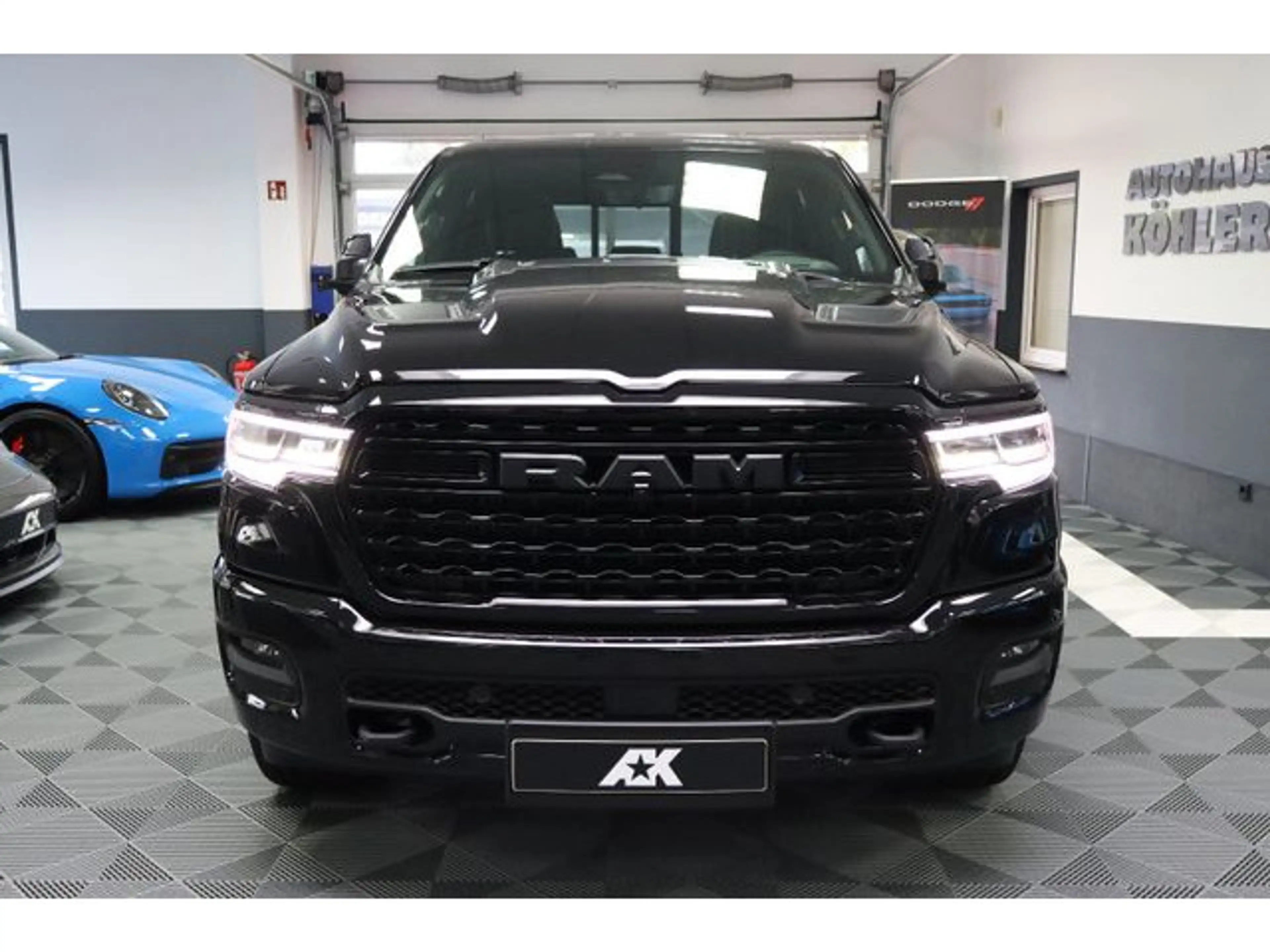 Dodge RAM Limited Night PANO HUD LUFTFEDERUNG NAVI — photo 3