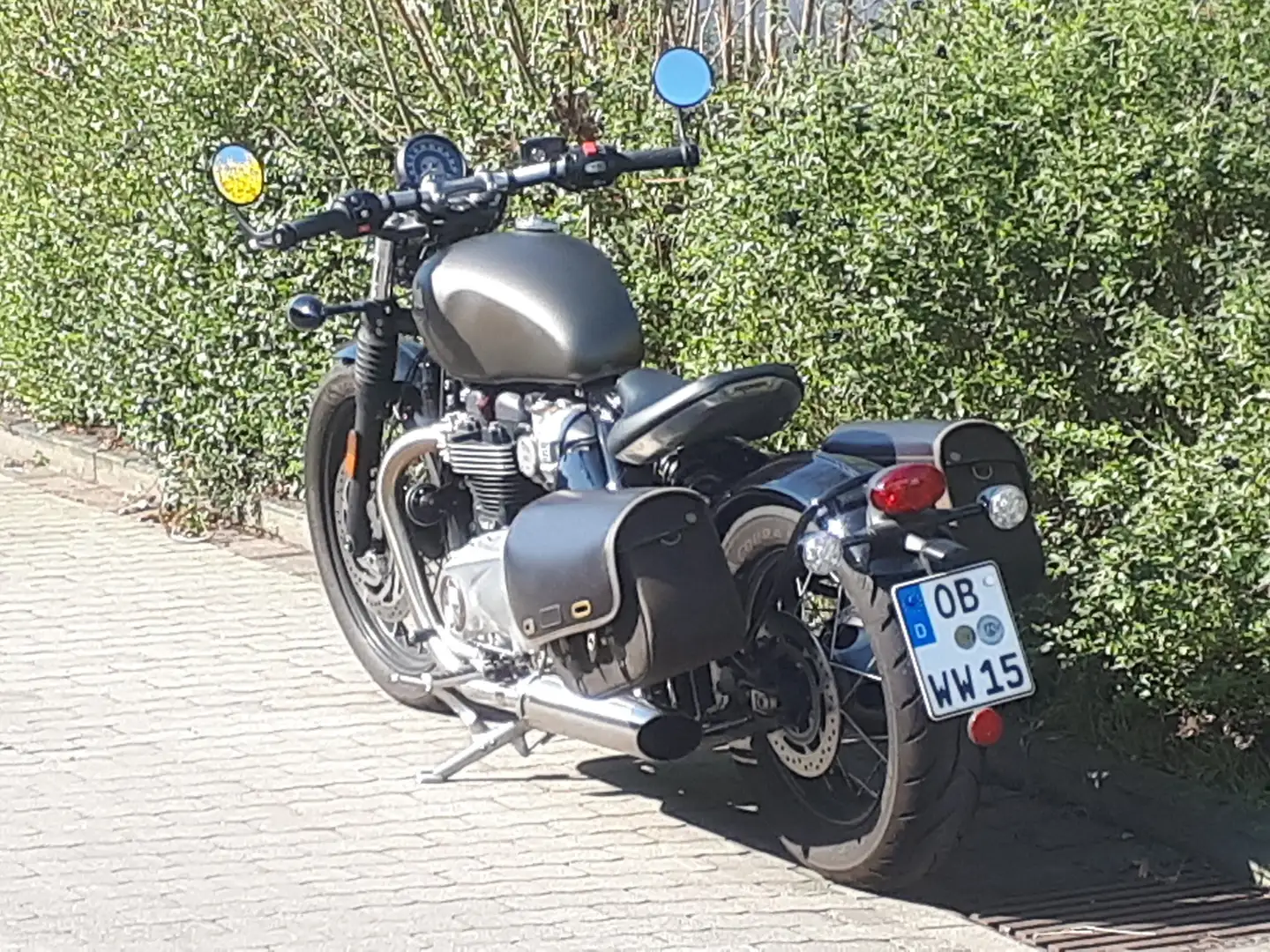 Triumph Bonneville Bobber Zöld - 1
