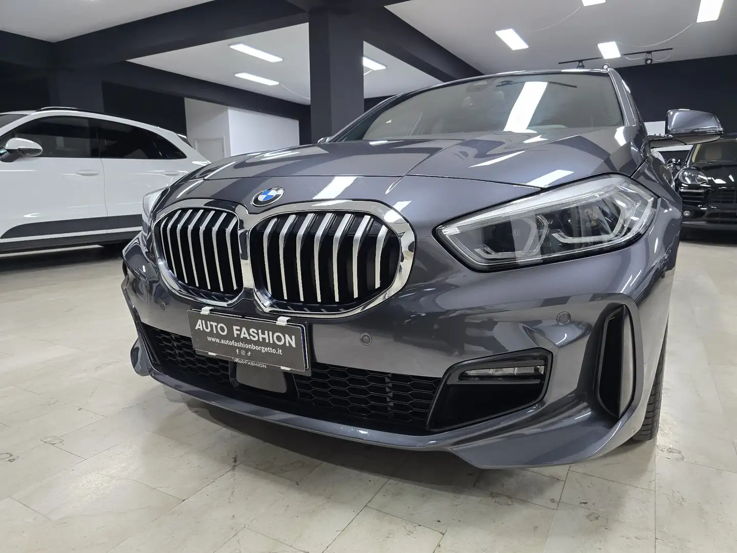 BMW 116 Serie 1 F40 116d Msport auto Grigio - 2