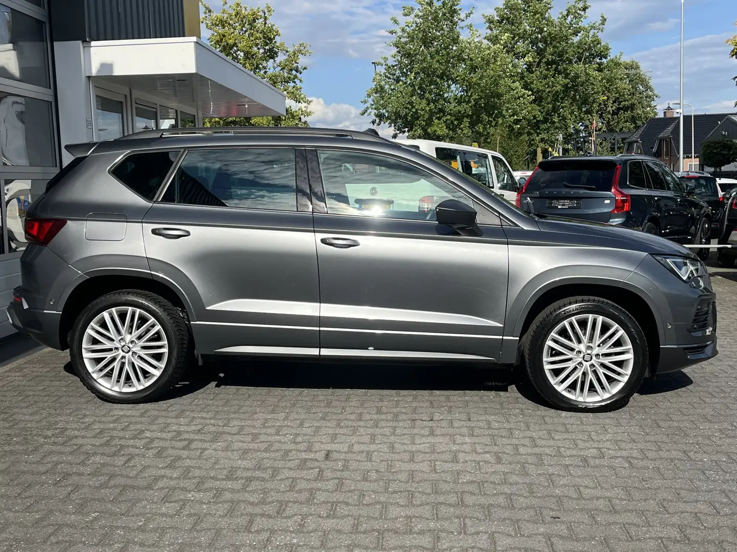 SEAT Ateca 1.5 TSI FR Business Intense ACC Panoramadak Wegkla Gris - 2