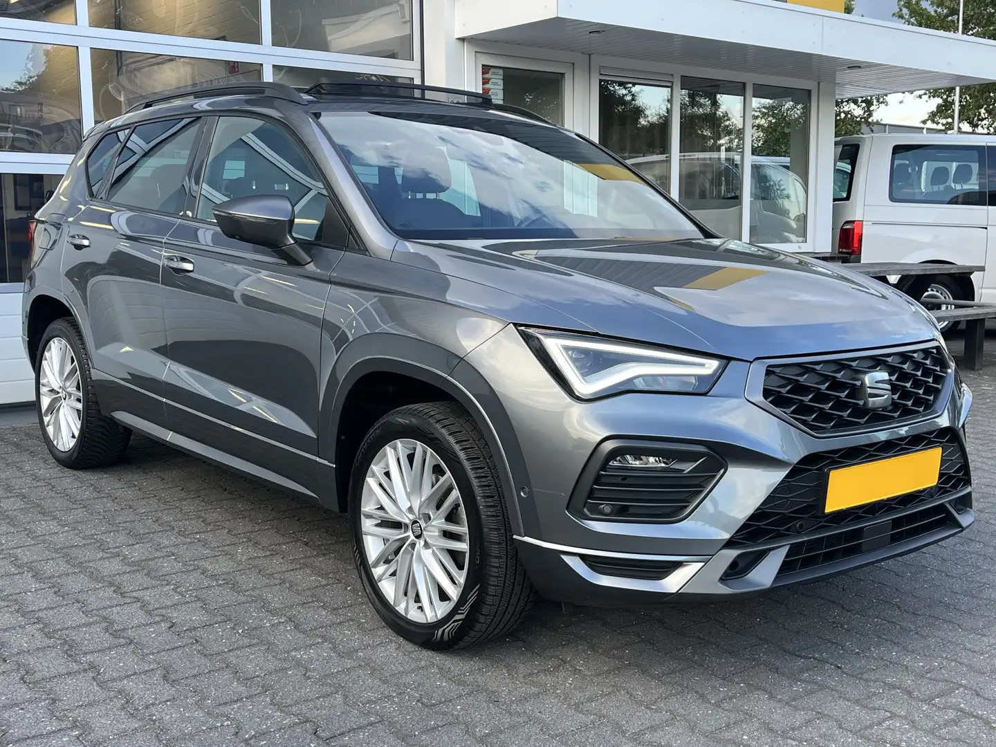 SEAT Ateca 1.5 TSI FR Business Intense ACC Panoramadak Wegkla Gris - 1