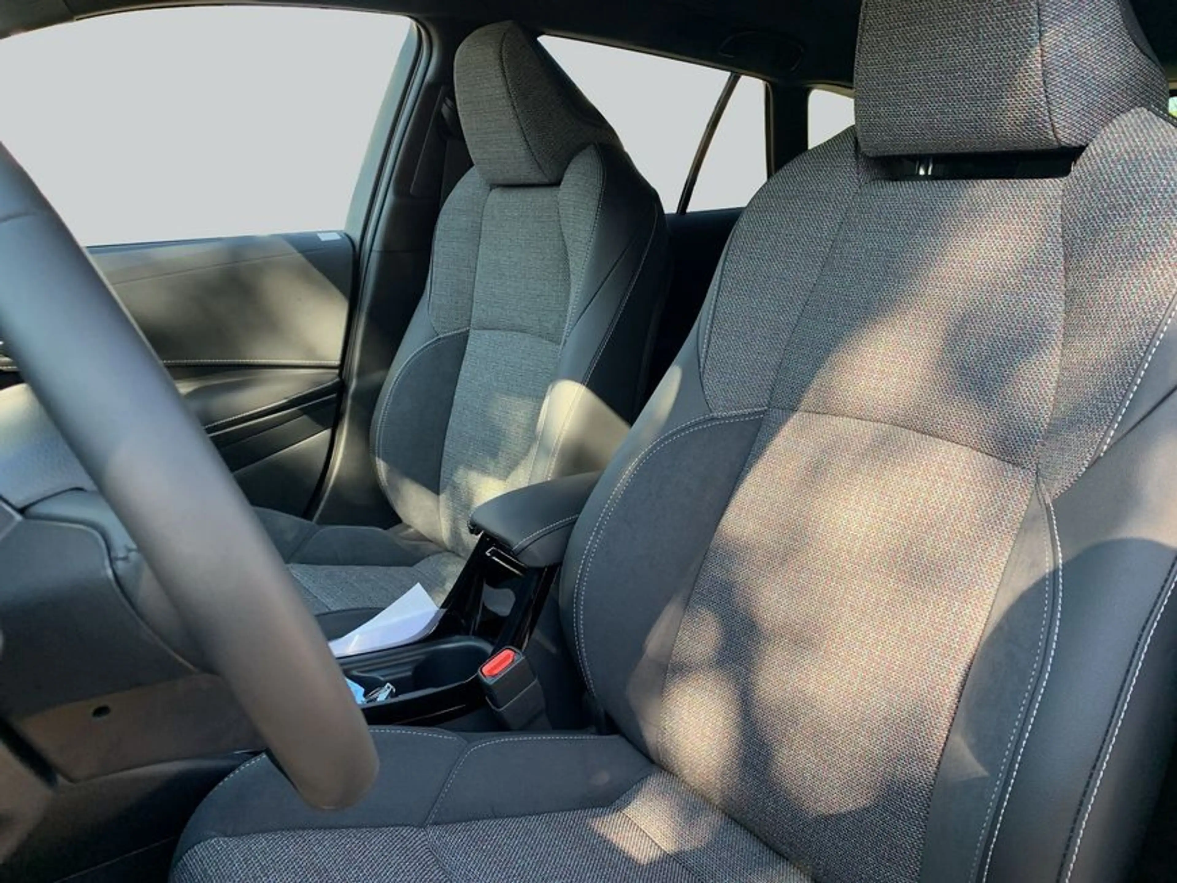 Toyota Corolla 1.8 Hybrid Touring Sports Teamplayer 72 kW — photo 10