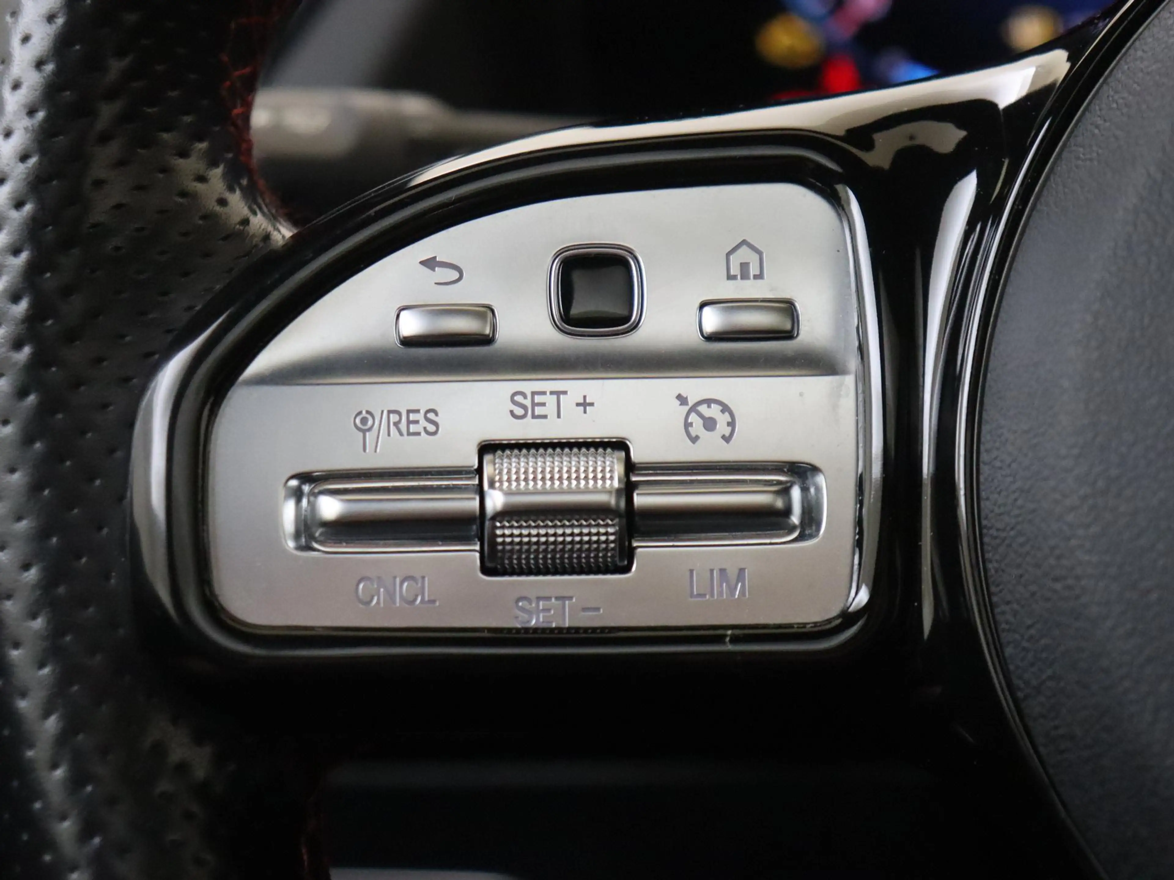 Mercedes-Benz GLA 200 Business Solution AMG Premium Plus /Panoramadak /M — photo 13