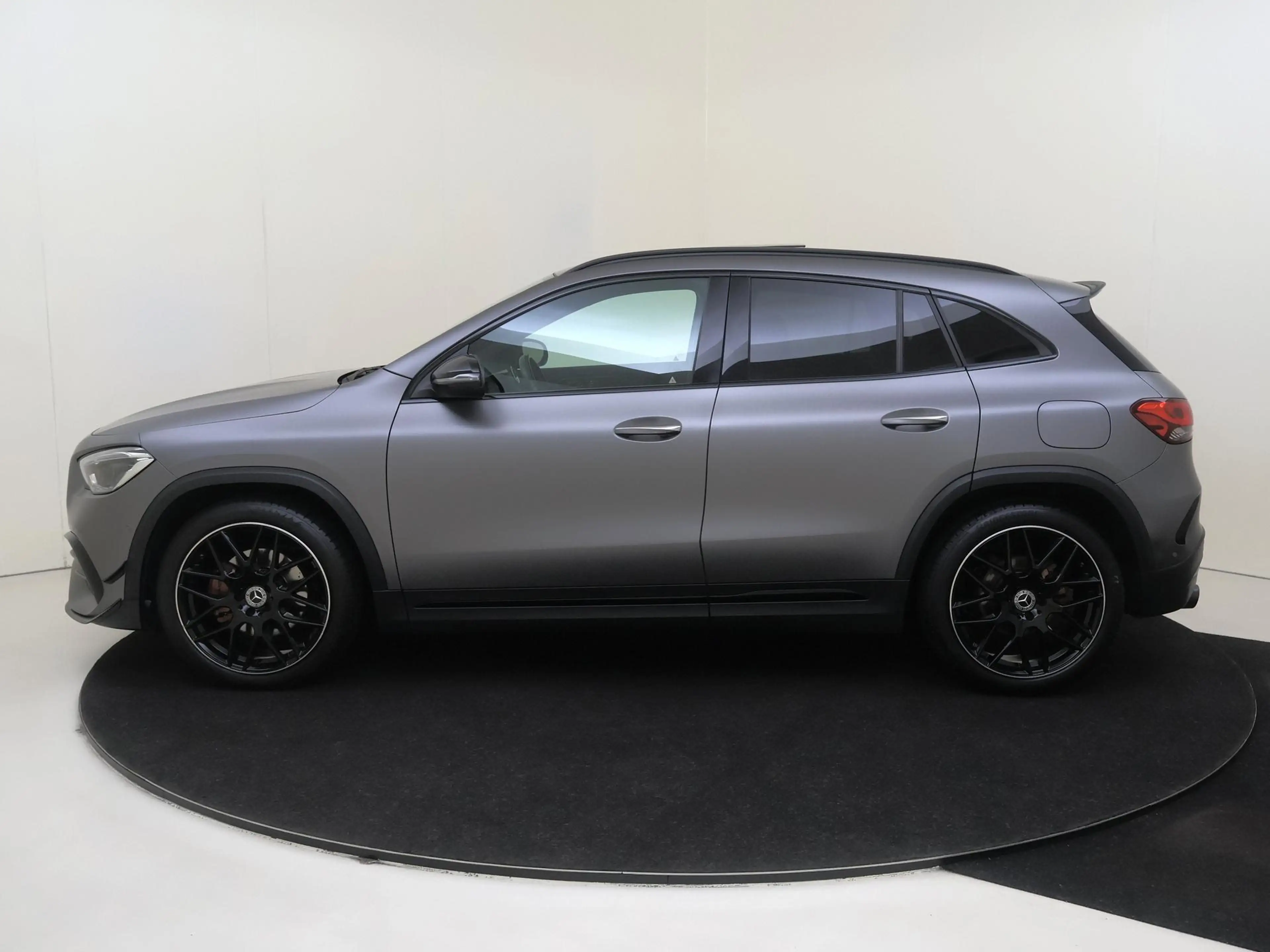 Mercedes-Benz GLA 200 Business Solution AMG Premium Plus /Panoramadak /M — photo 10