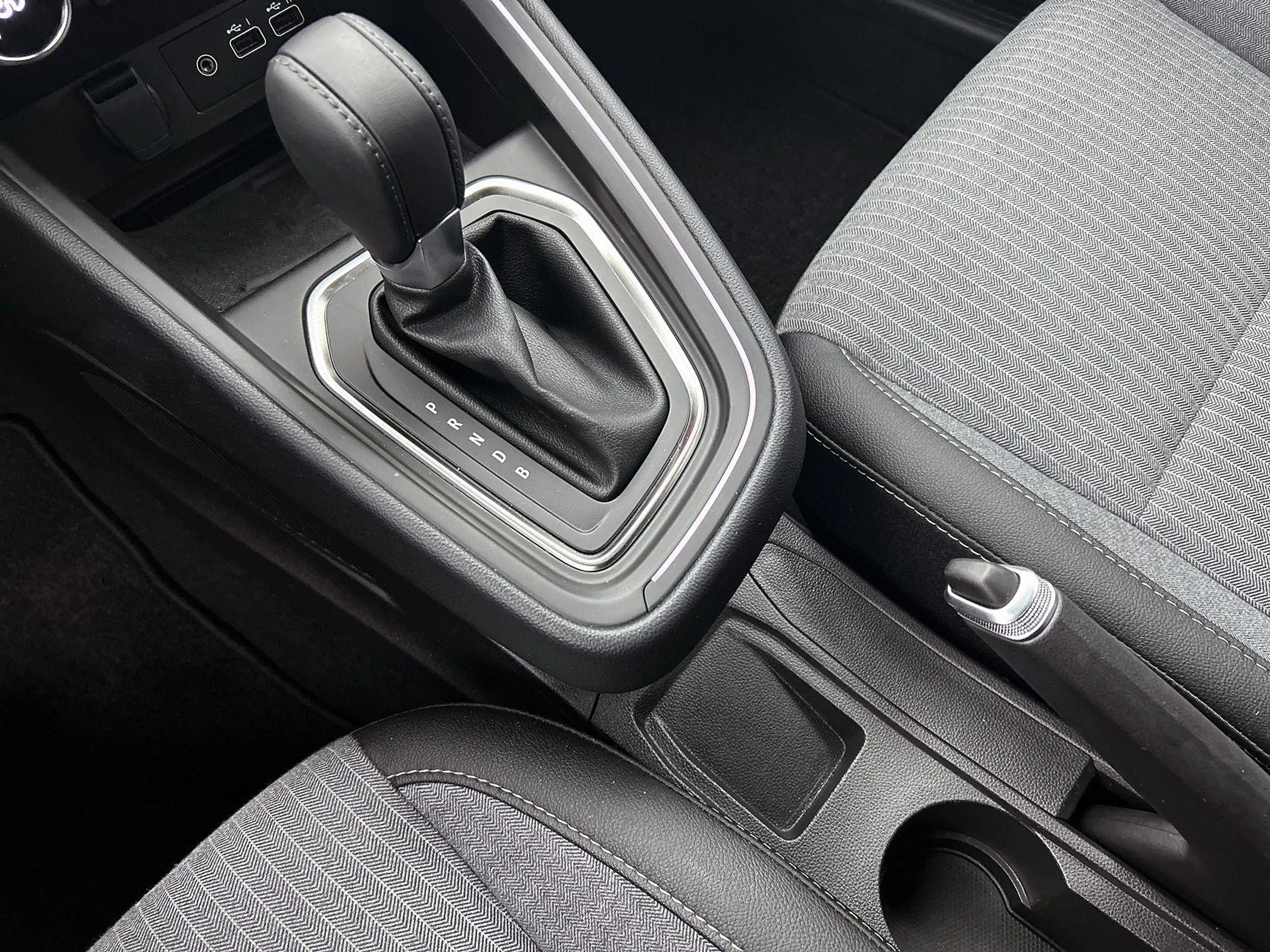 Renault Clio 1.6 E-Tech Full Hybrid 145 techno — photo 10
