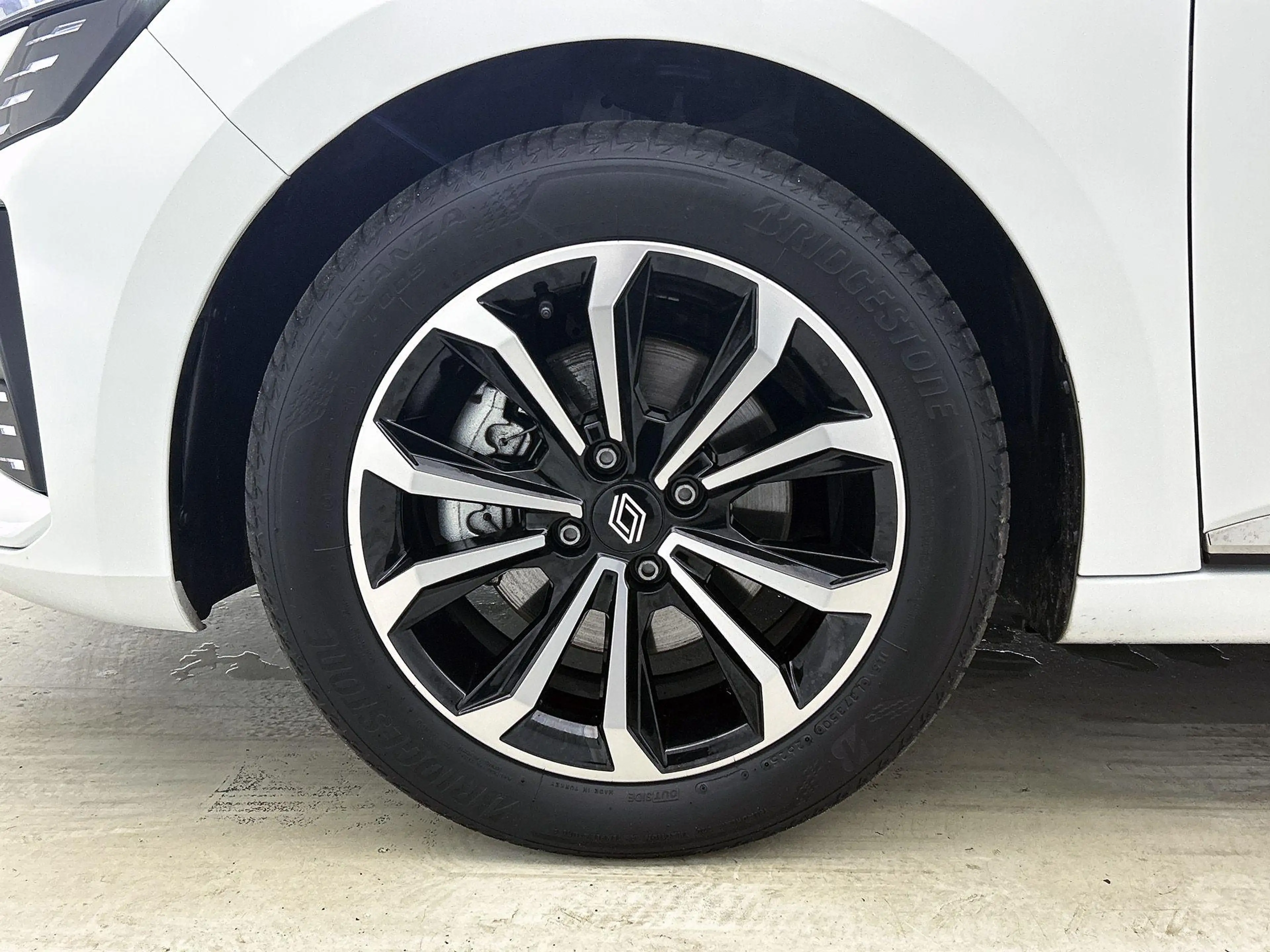 Renault Clio 1.6 E-Tech Full Hybrid 145 techno — photo 4