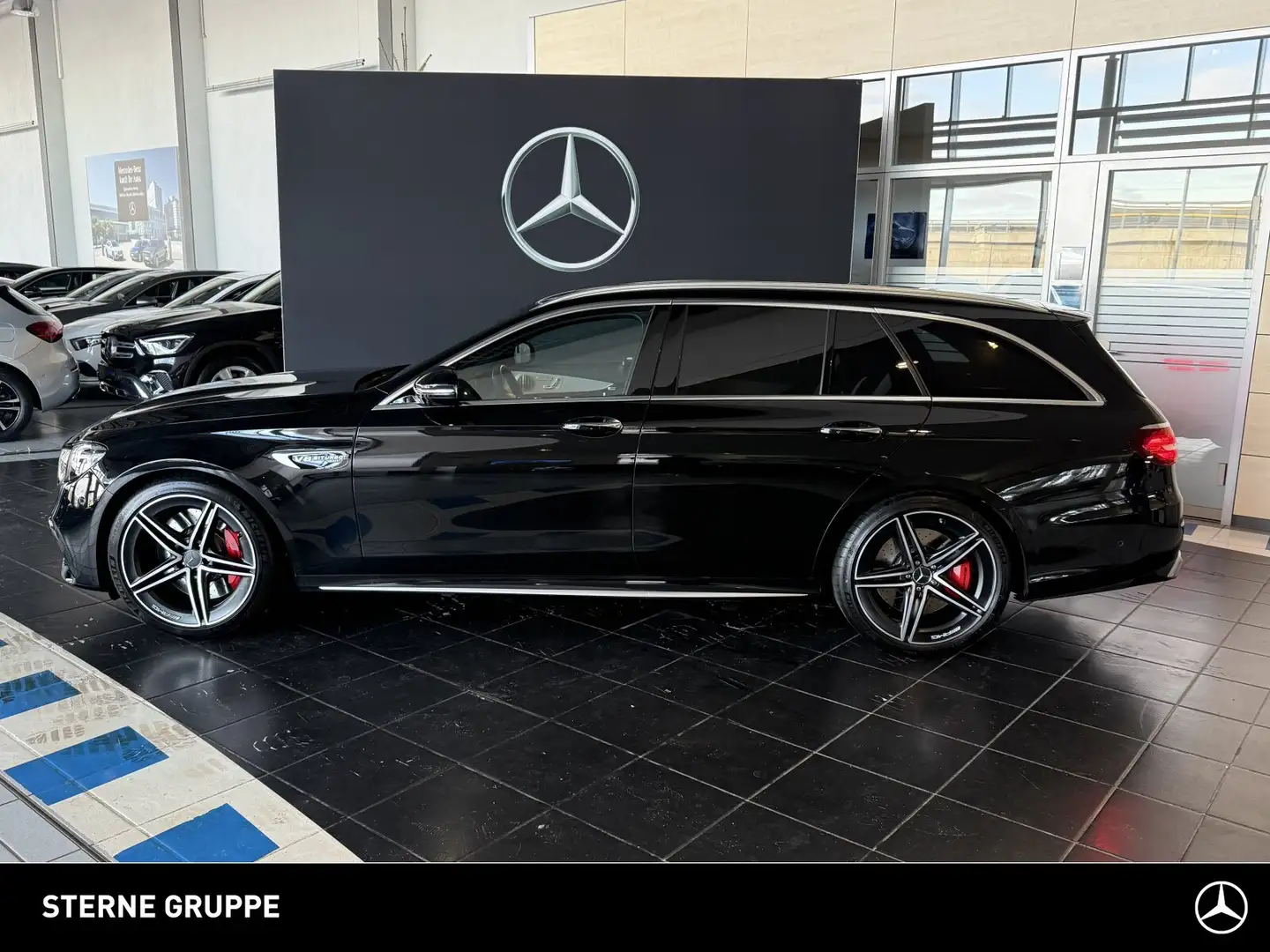 Mercedes-Benz E 63 AMG Mercedes-AMG E 63 S 4M Distr HUD Burm Abgas Pano Noir - 2