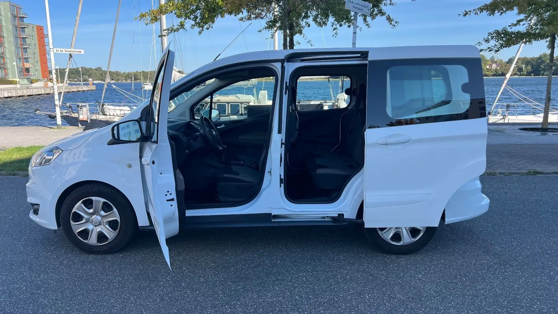 Ford Tourneo Courier Trend HU NEU KLIMA Weiß - 2