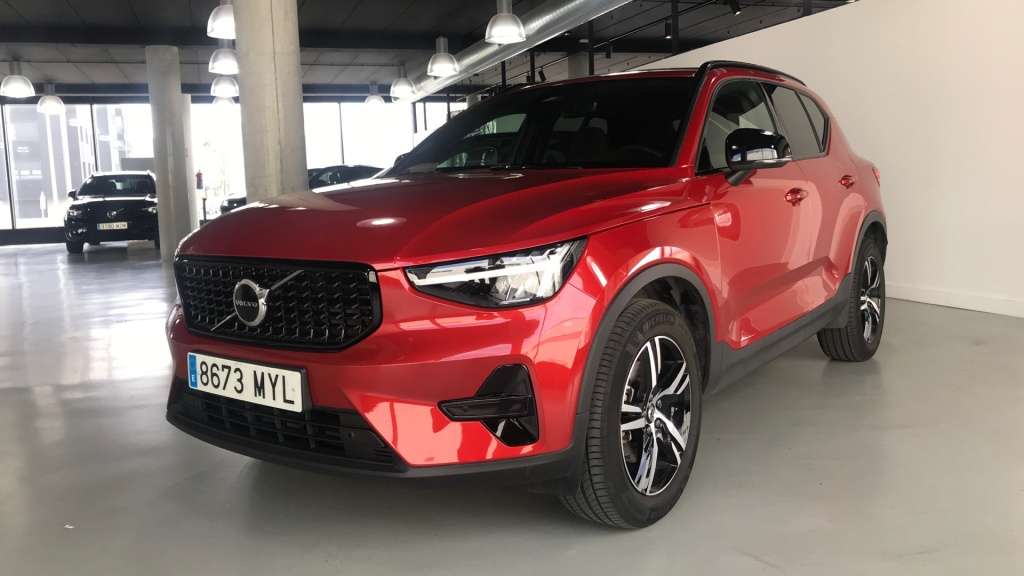 Volvo XC40 2.0 B3 PLUS DARK AUTO 5P - foto 1