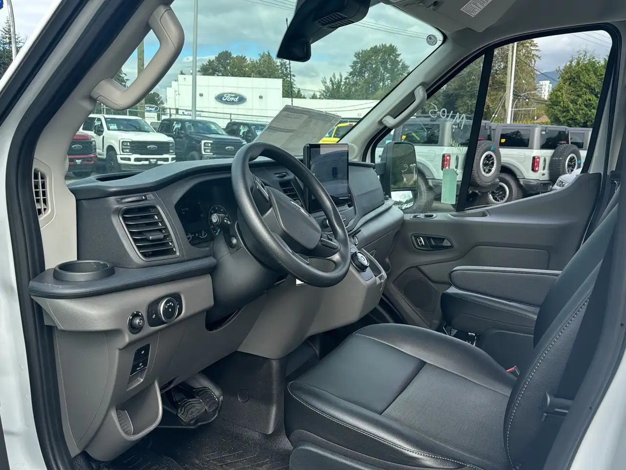 Ford E-Transit photo Ford E-Transit