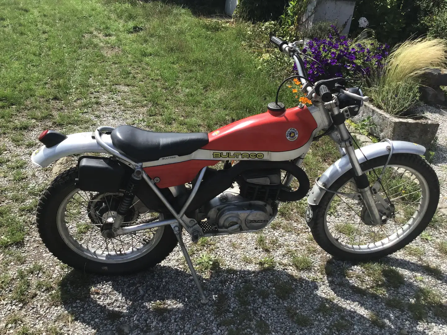 Bultaco Sherpa Rojo - 1