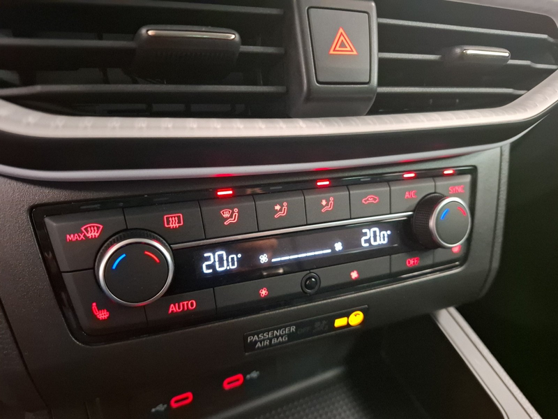 SEAT Ibiza 1.0 TSI Style PDC SHZ ACC KeyLess LED LM — photo 15