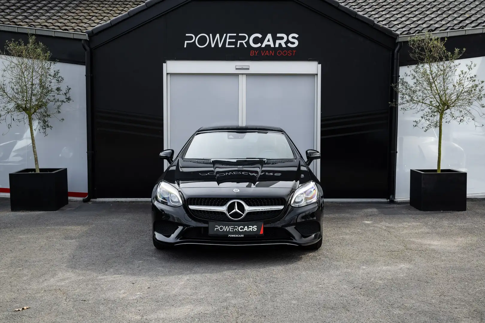 Mercedes-Benz SLC 200 AUTOMAAT | LEDER | PANO | AIRSCARF | NAVI | LED Black - 2
