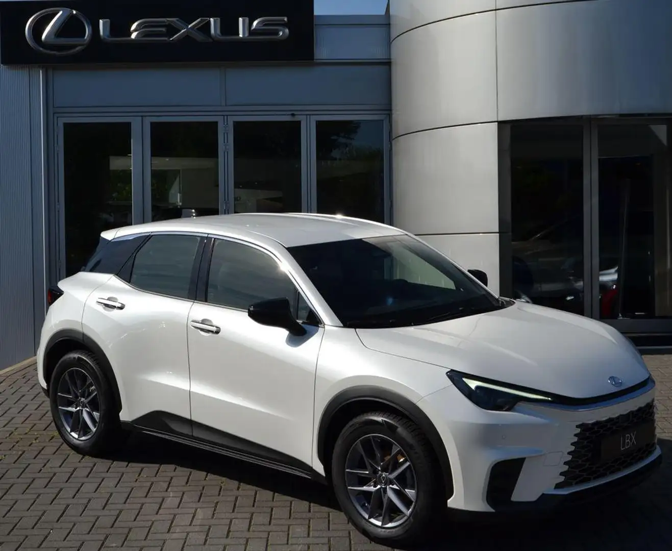 lexus lbx