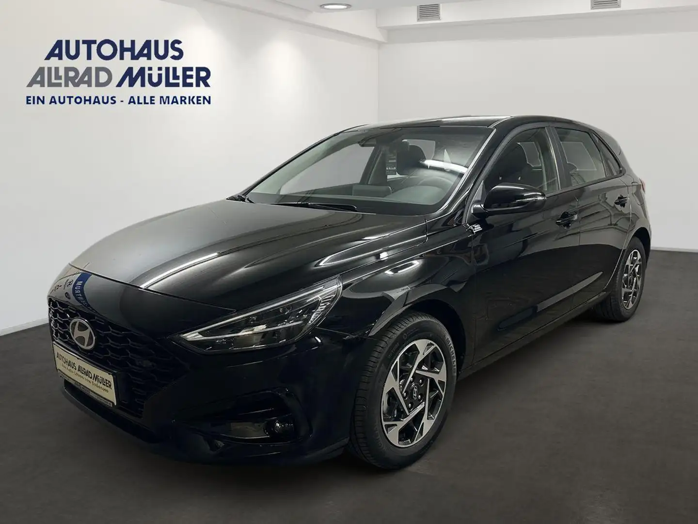 Hyundai i30 GO Plus 1.5 DPI 97 PS 6 MT Kamera+Navi+LED+Sitz & Schwarz - 1