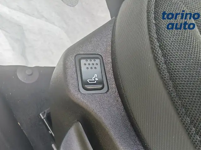 Jeep Renegade view 9