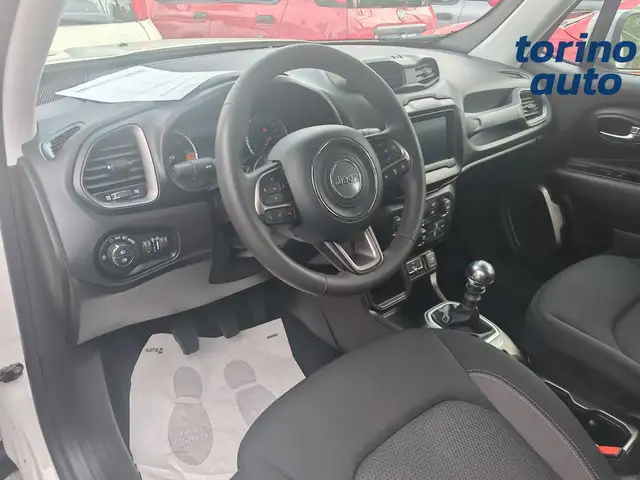 Jeep Renegade view 6