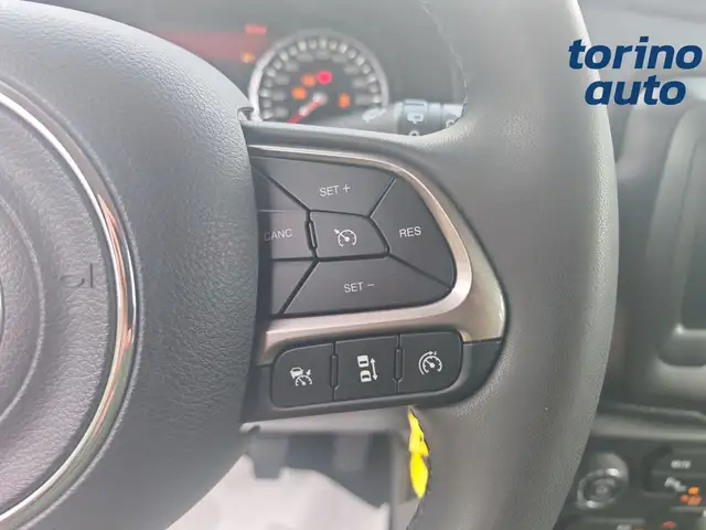 Jeep Renegade view 13