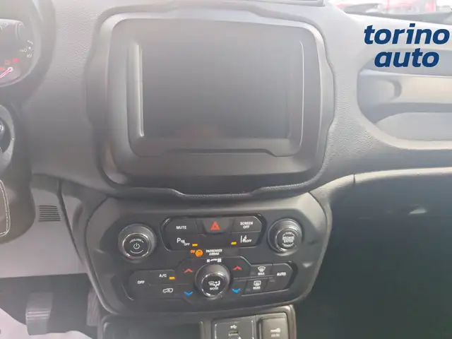Jeep Renegade view 15