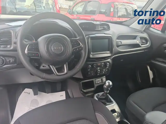 Jeep Renegade view 8