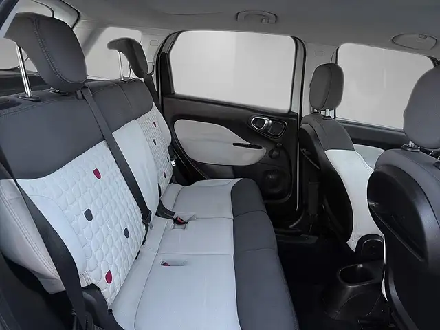 Fiat 500L view 10